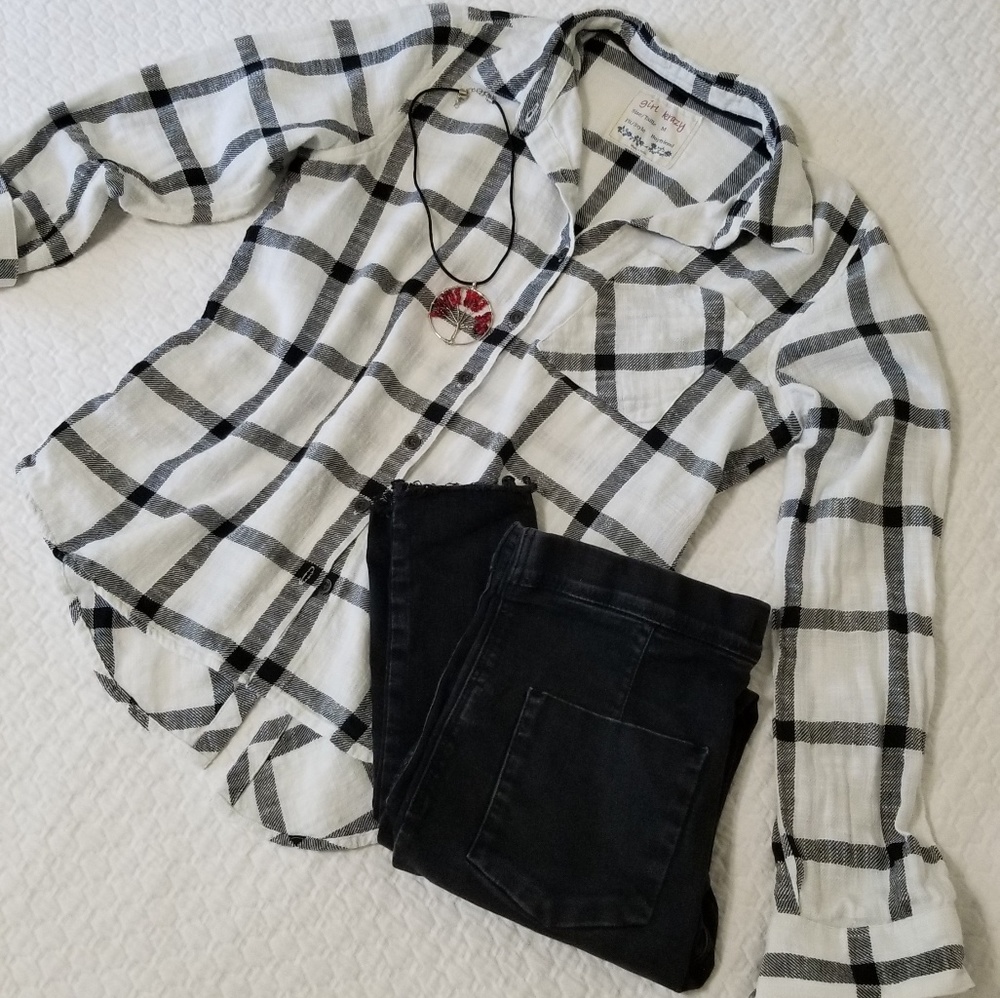 ⭐Plaid  long sleeves shirt Size M 100% cotton
